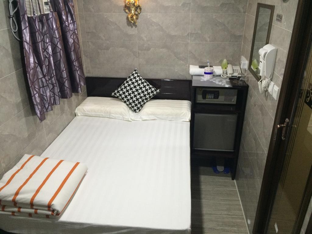 Victoria 2* Hong Kong