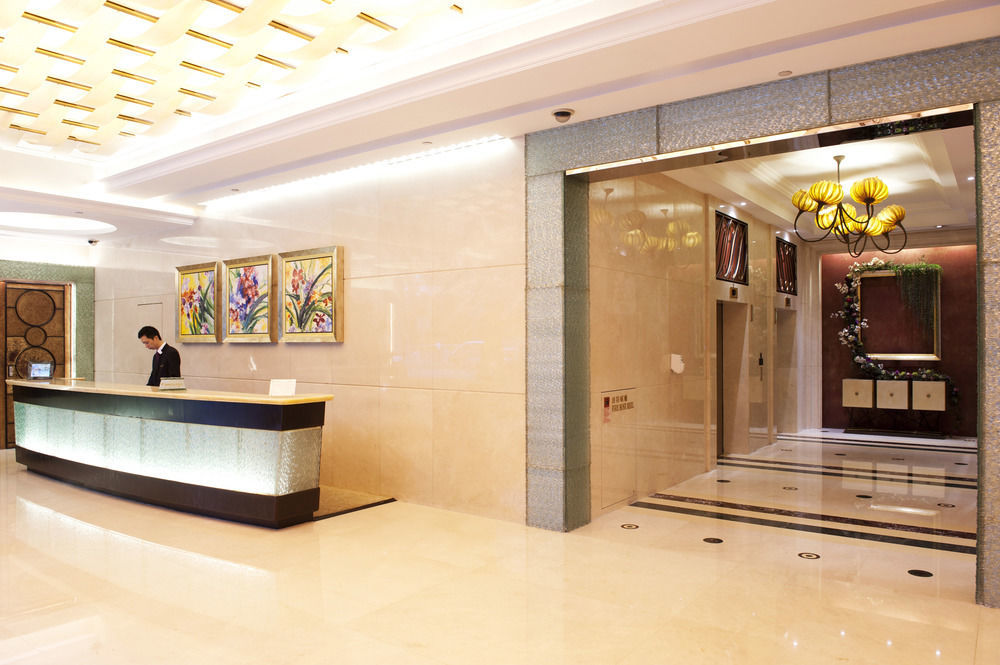 Garden Hotel 4*