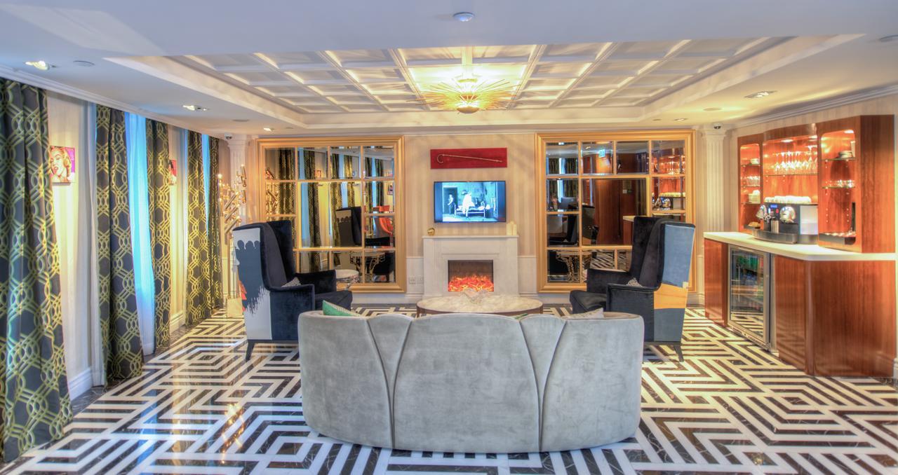 Madera Hollywood Hongkong