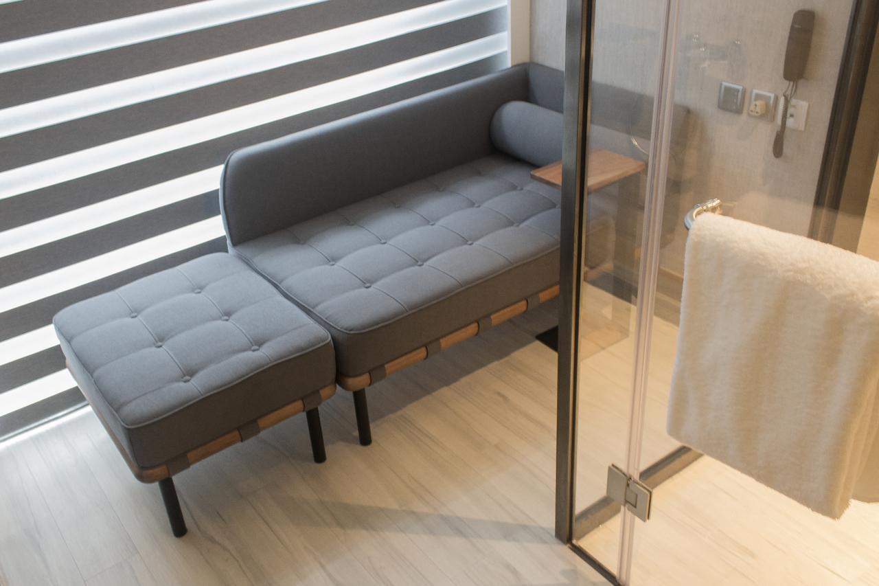 Hotel Transit Resting Lounge Hong Kong