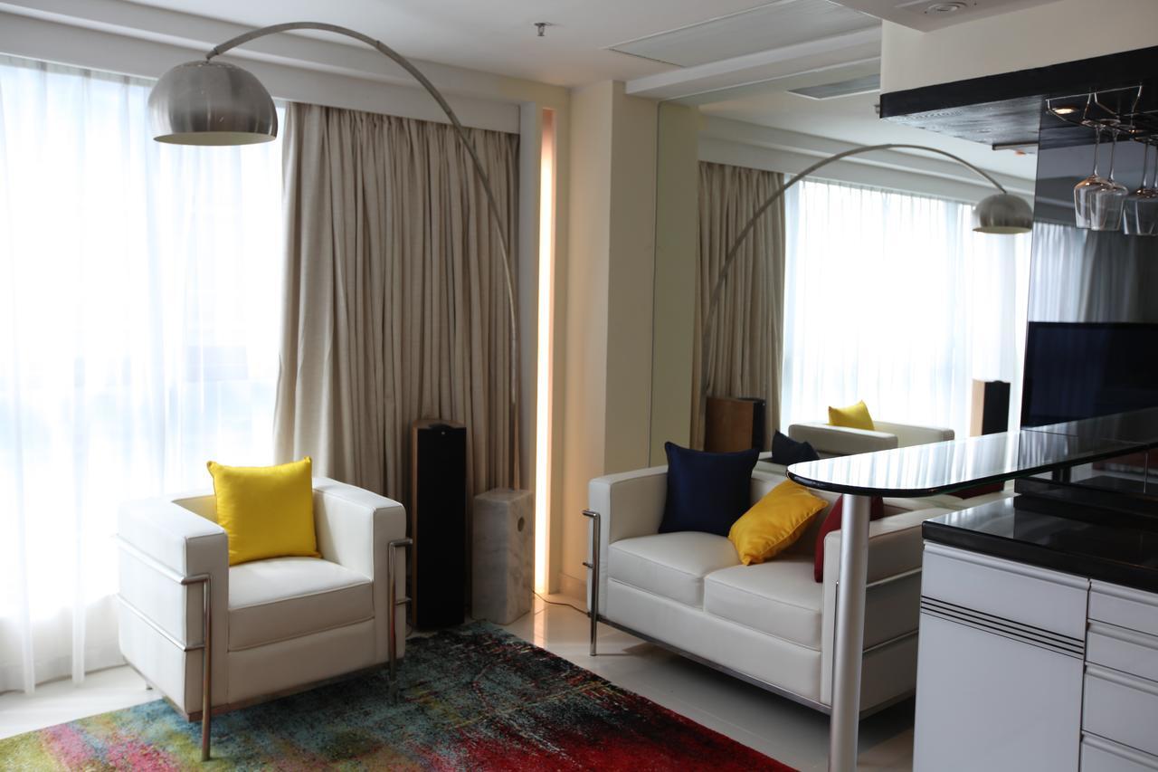 Iw Hong Kong