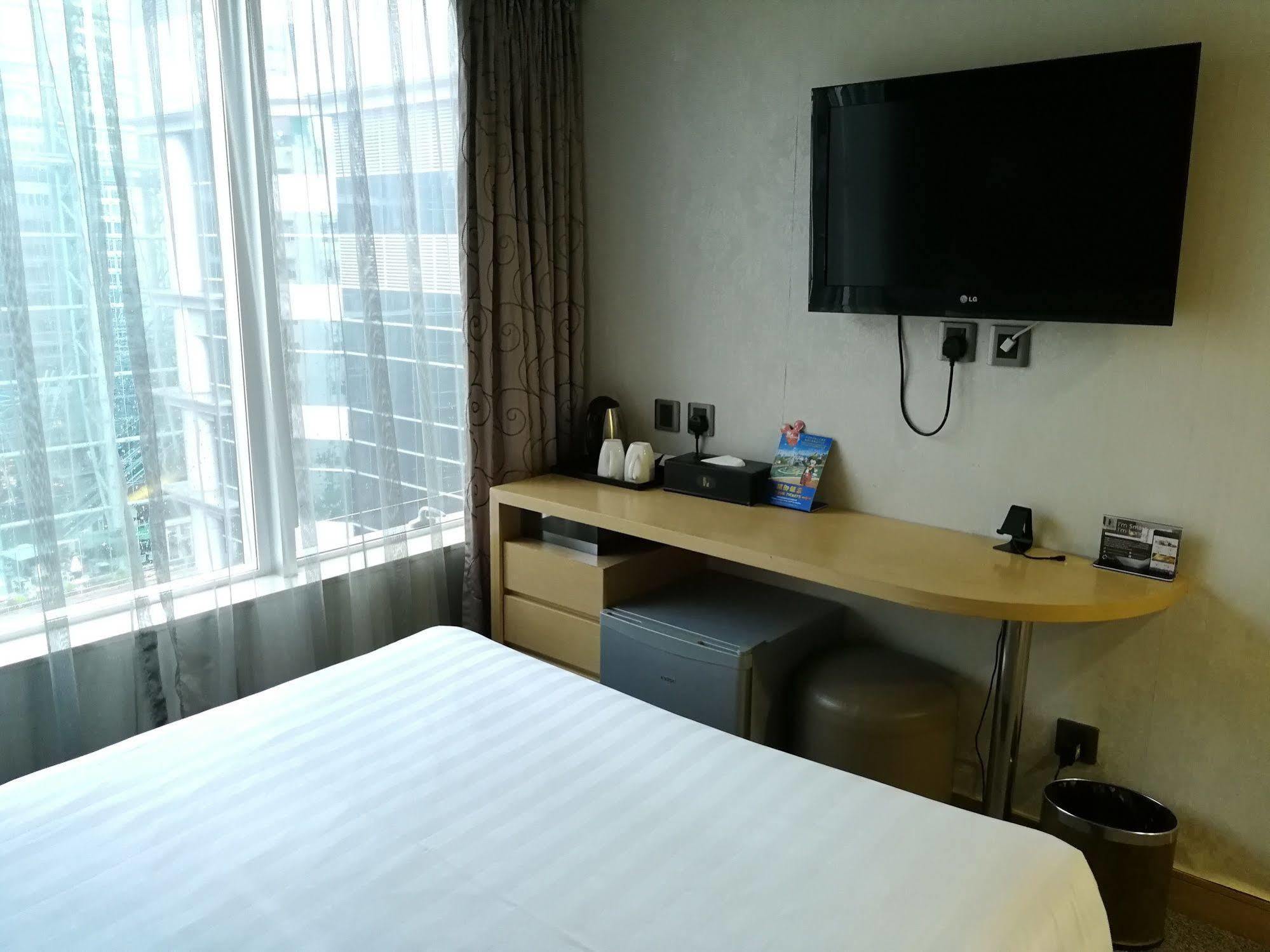 Hotel H1 3*