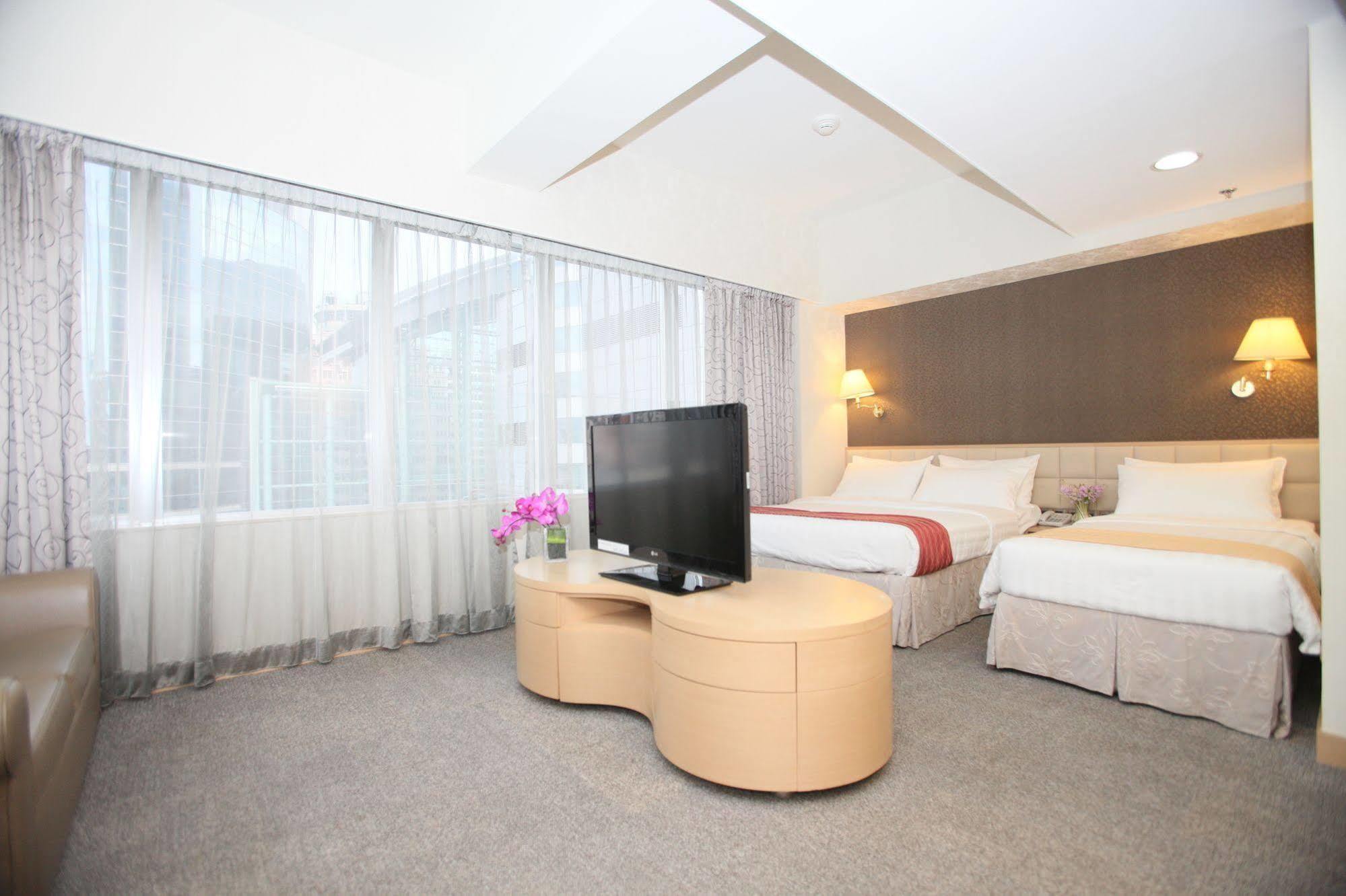 Hotel H1 3*