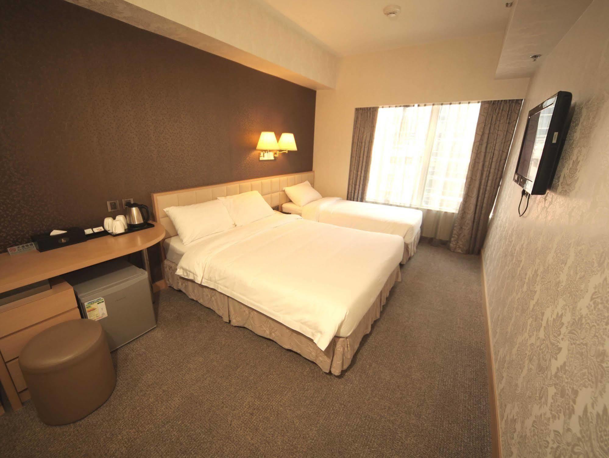 Hotel H1