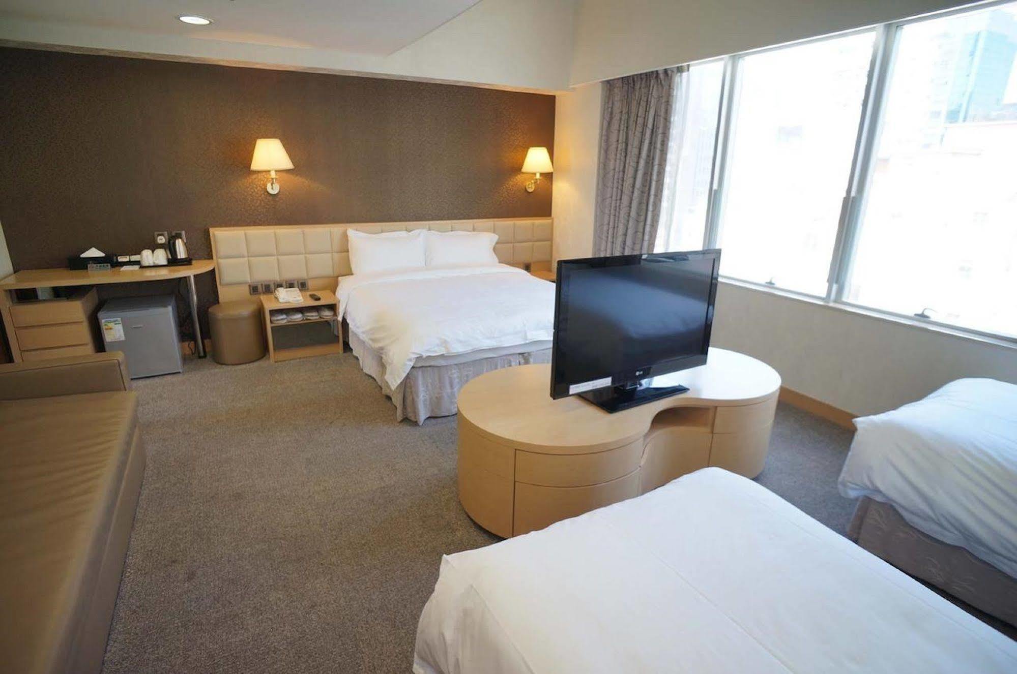 Hotel H1