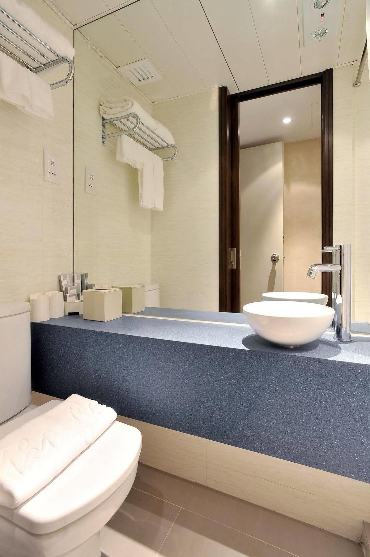 Mingle With The Star Hotel 3*