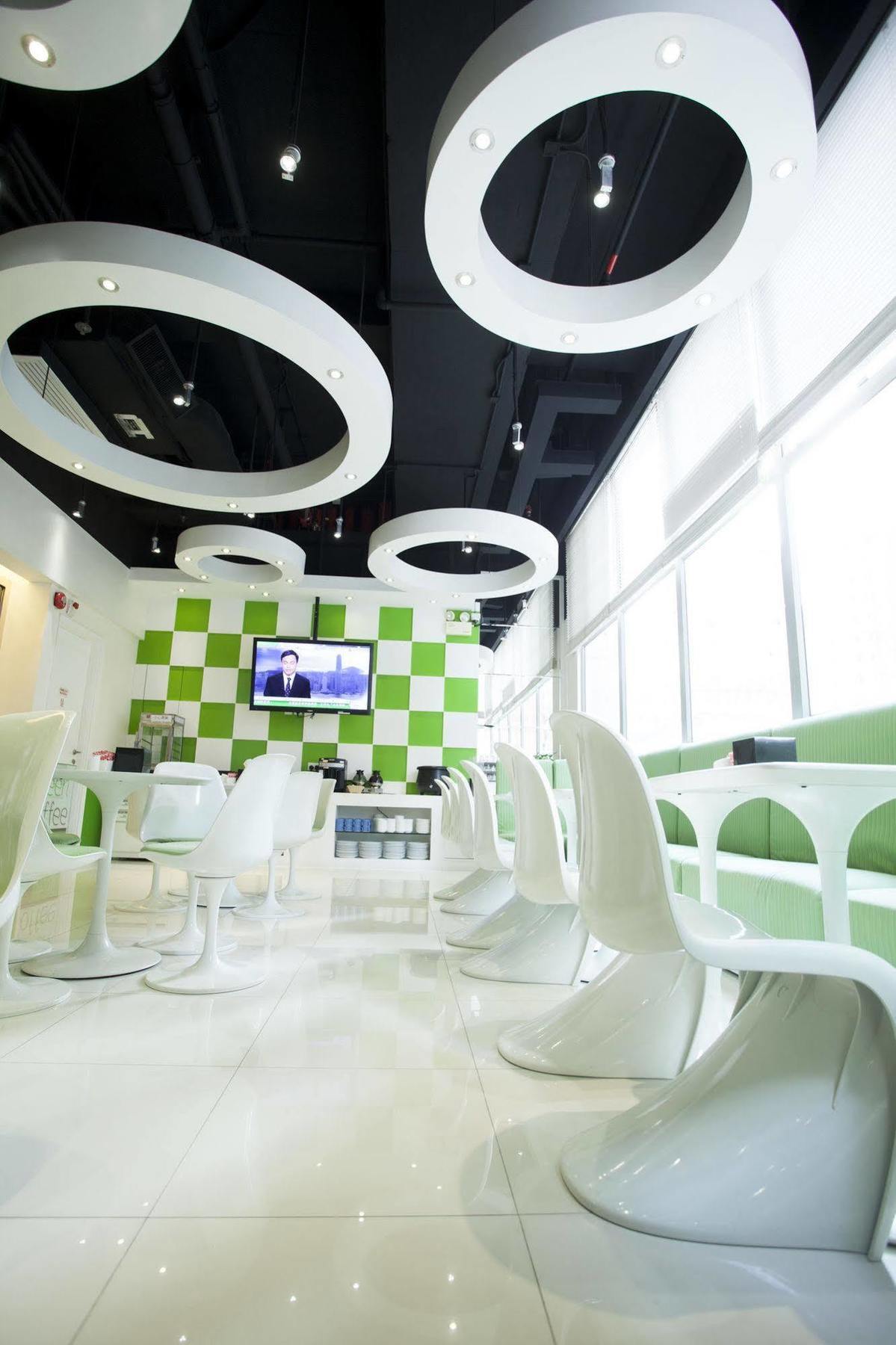 M1 Hotel