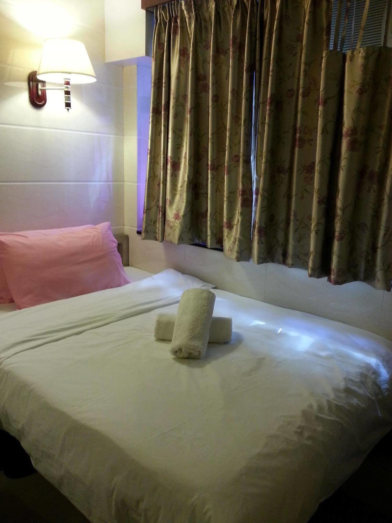 Maple Leaf Guest house *