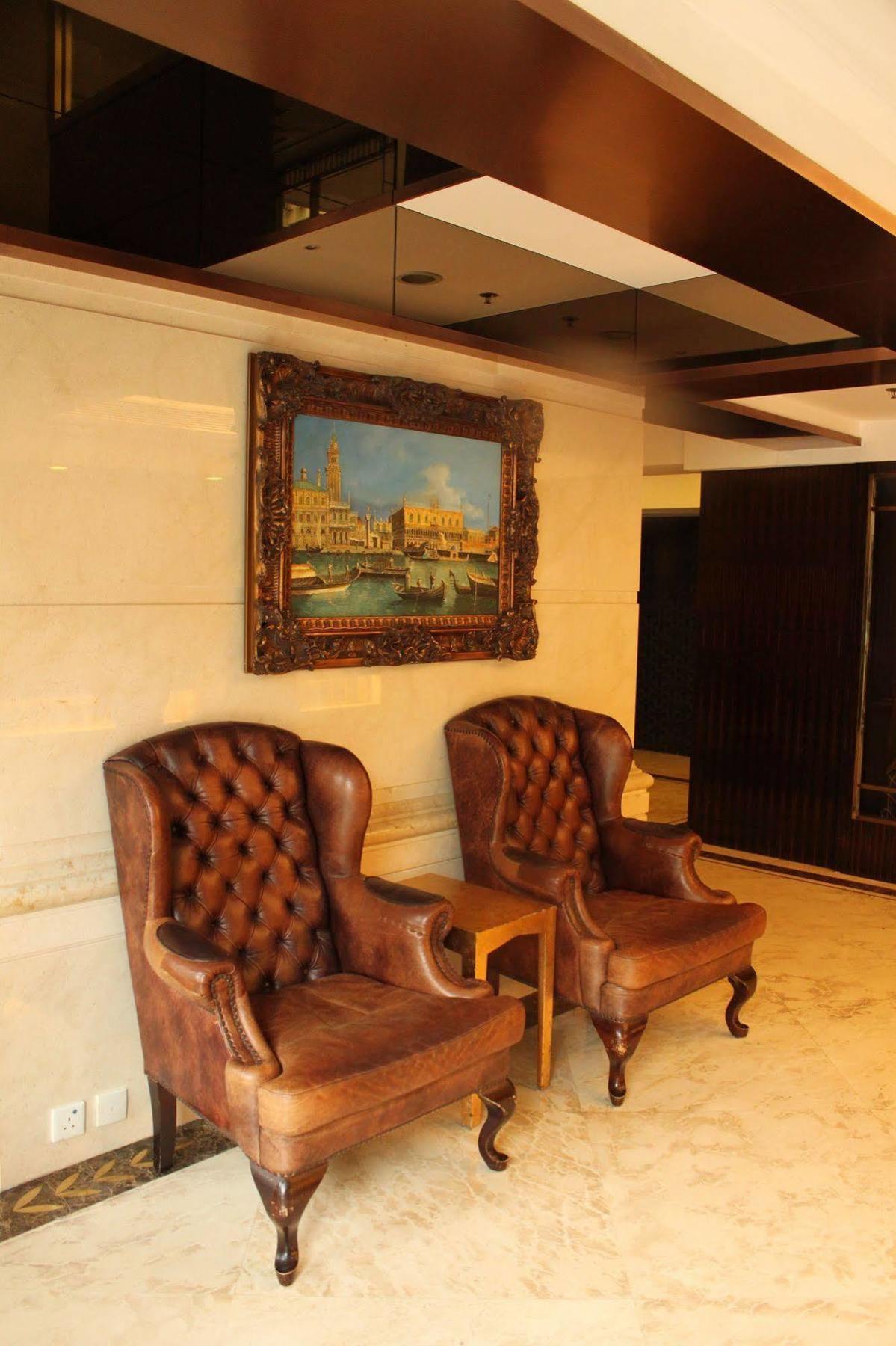 Oriental Lander Hotel 3*