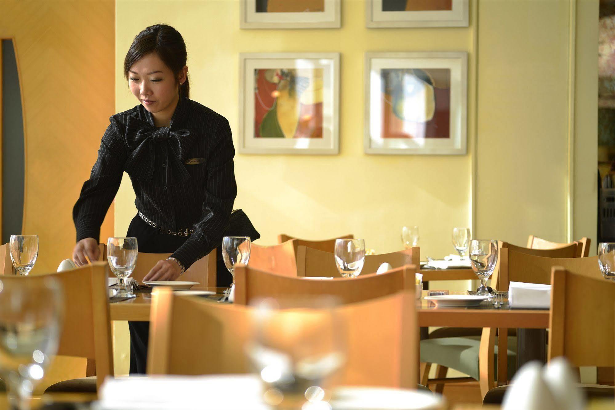 Metropark Causeway Bay Hotel 4*