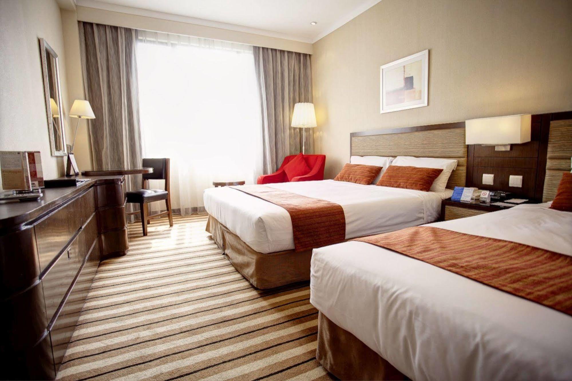 Metropark Kowloon 4*