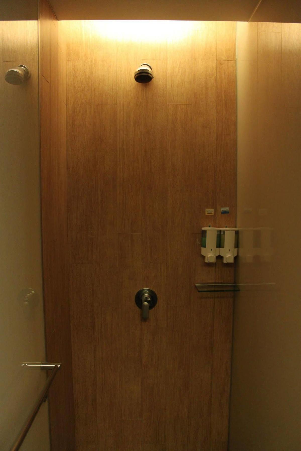 Noah's Ark & 3* Hong Kong