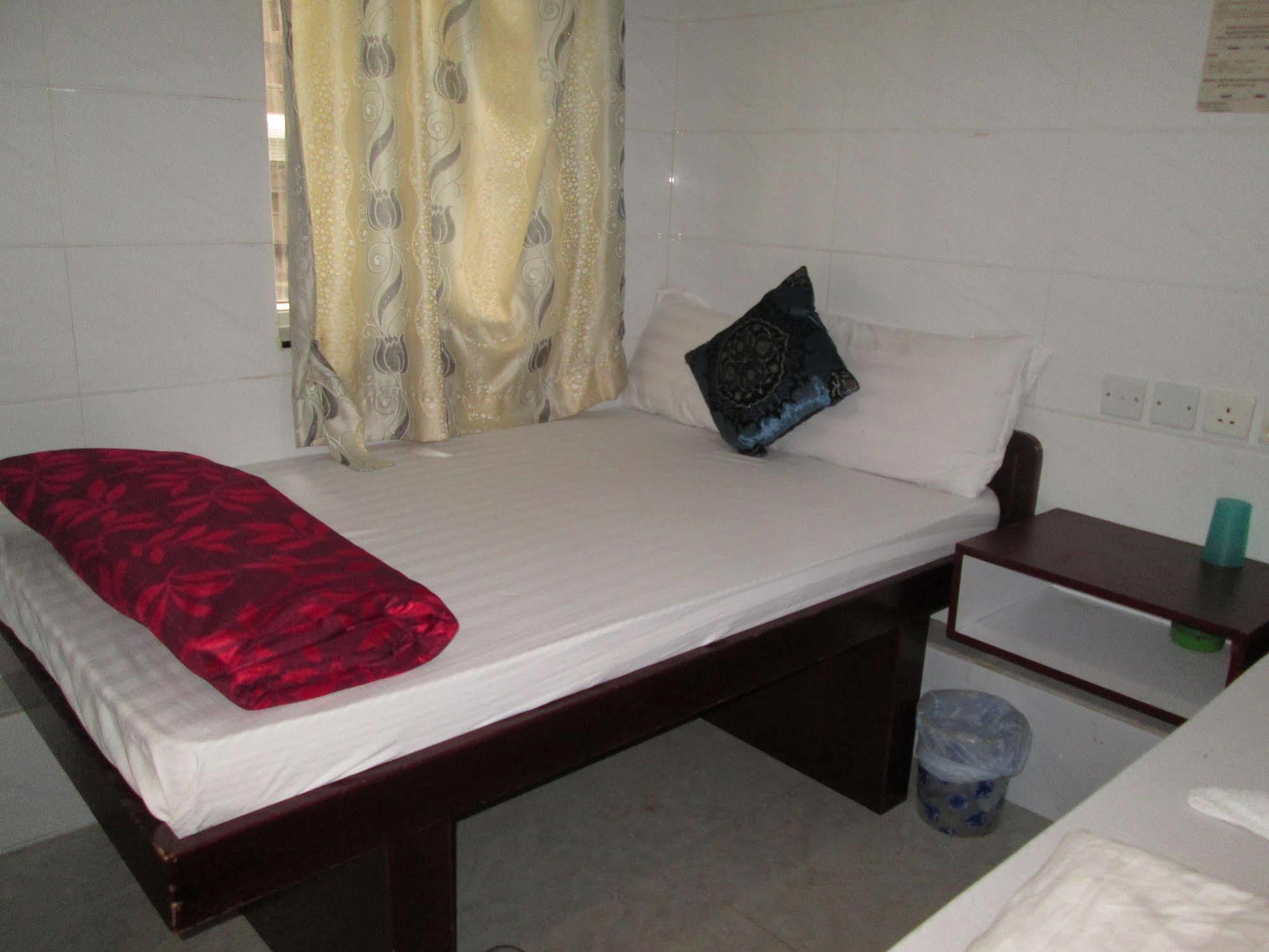 Wisma tamu Crystal *
