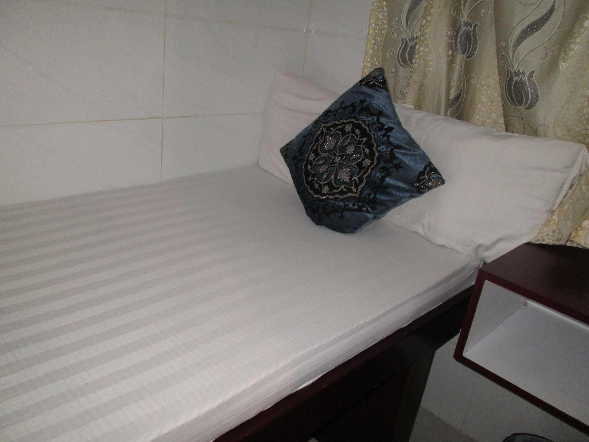 Wisma tamu Crystal *