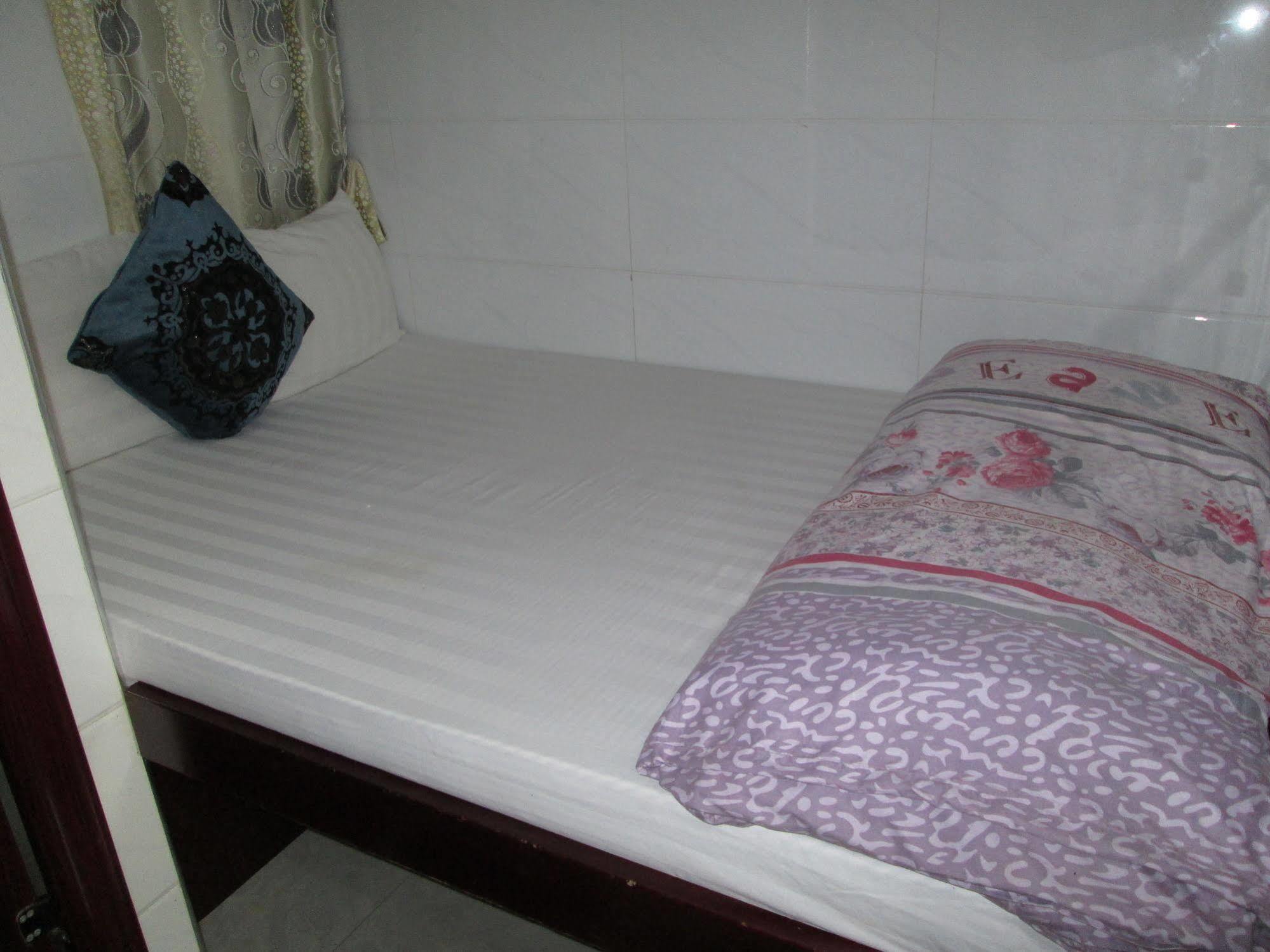 Wisma tamu Crystal