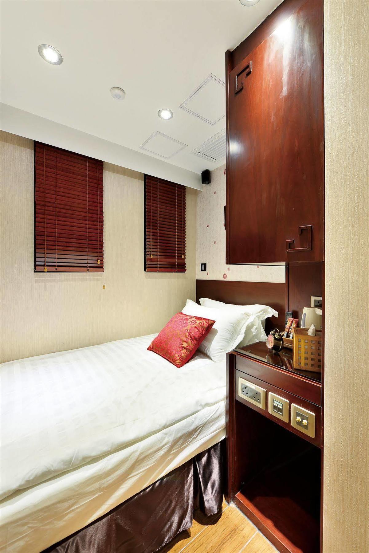 The Shai Red - Formerly Mingle In The Shai 3* Hong Kong