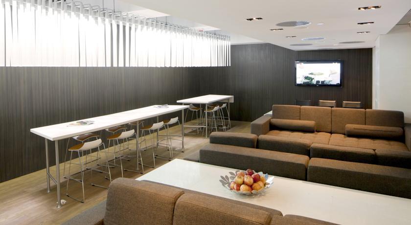 Ovolo West Kowloon 4*