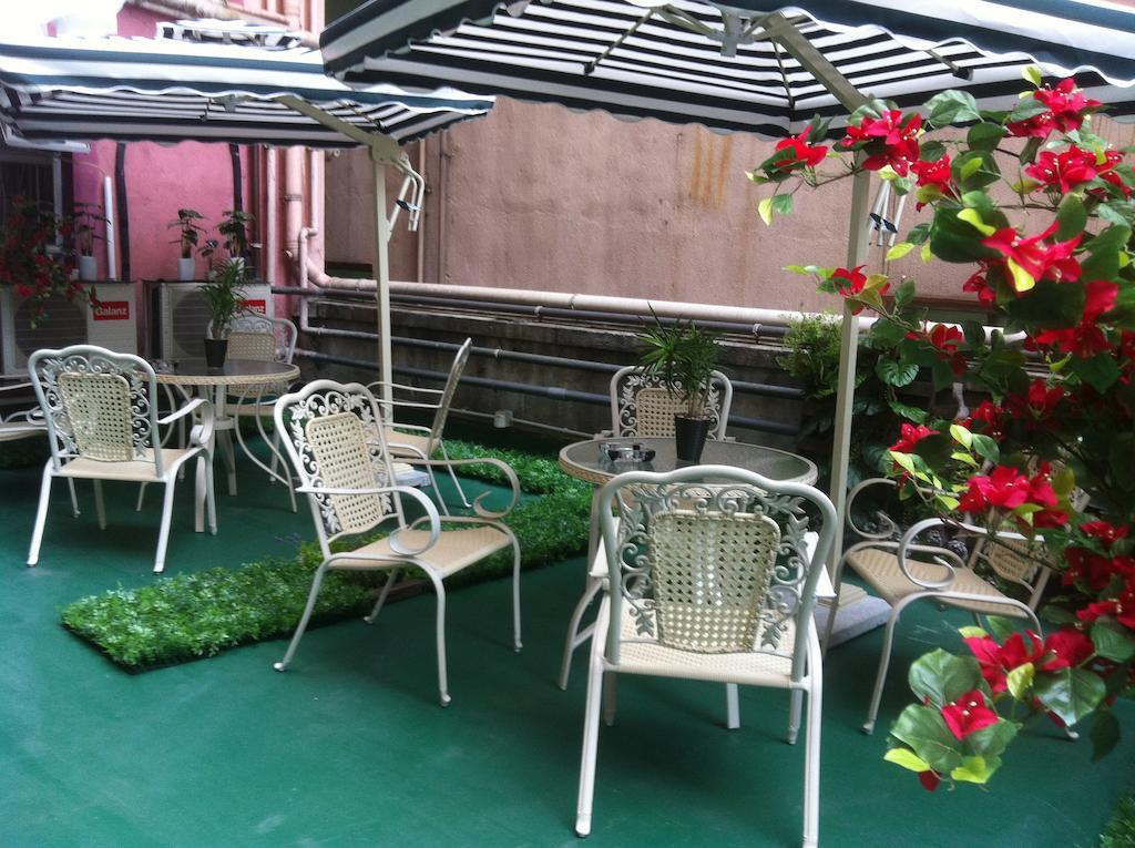 California Guest house 2*