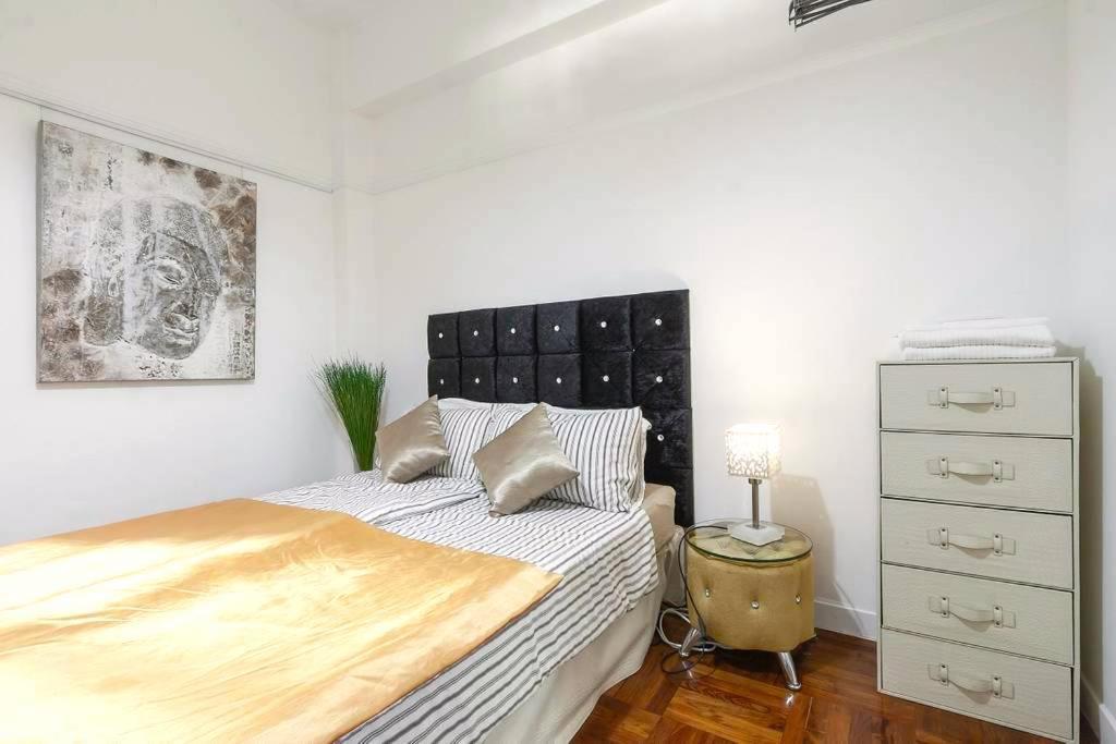 Apartment The Gallery 3 Bedroom 2 Bathroom Apt Hong Kong