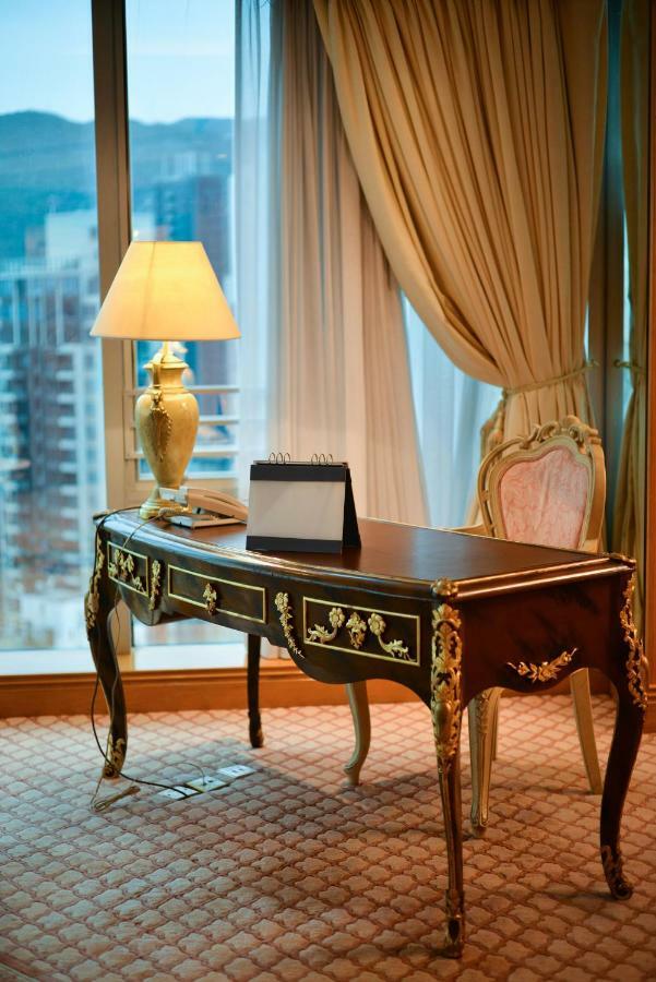 Regal 5*