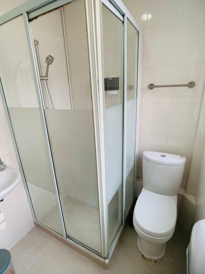 Big Wave Travel Guest house Hong Kong