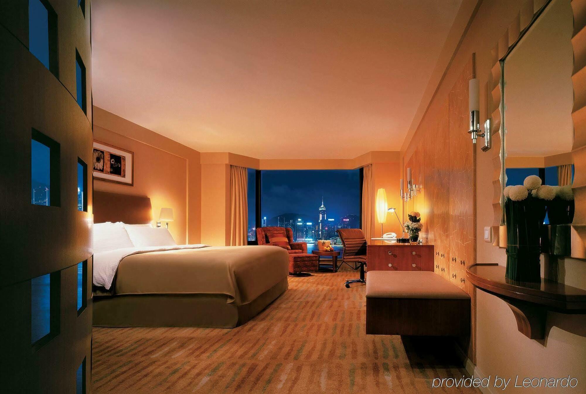 Hotel Kowloon Shangri-la, 5*