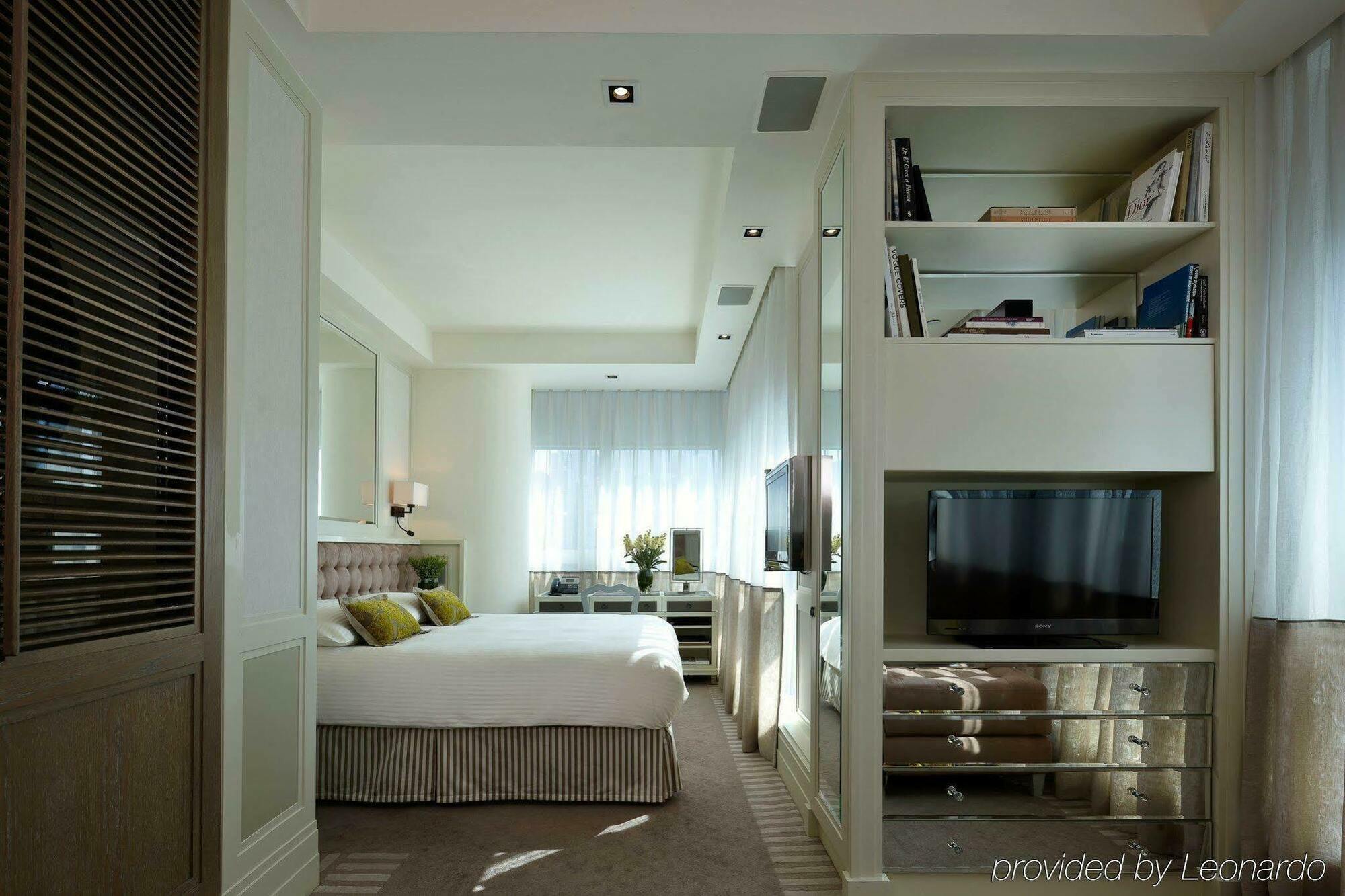 Hotel Lanson Place Causeway Bay, 5*