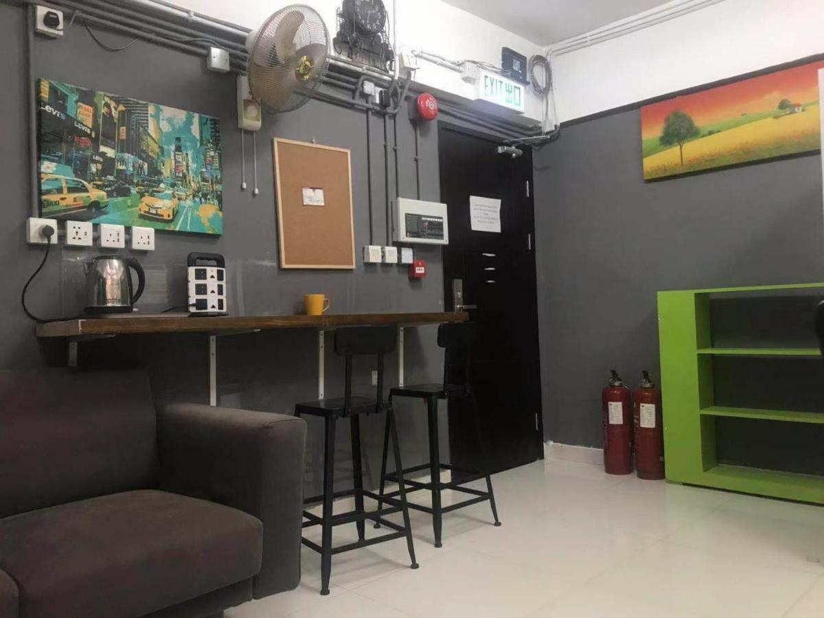 Hi Backpackers Hostel *