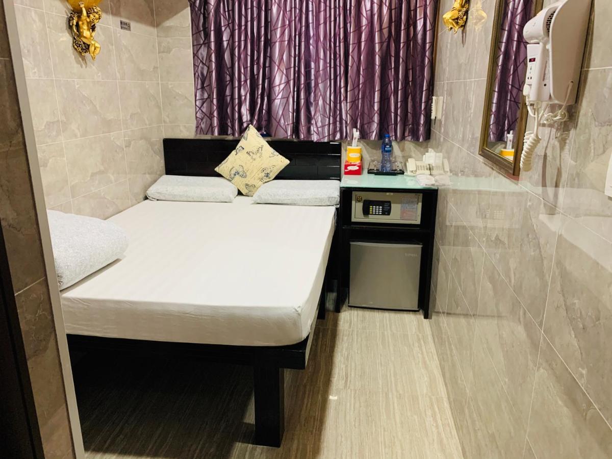 Victoria 2* Hong Kong