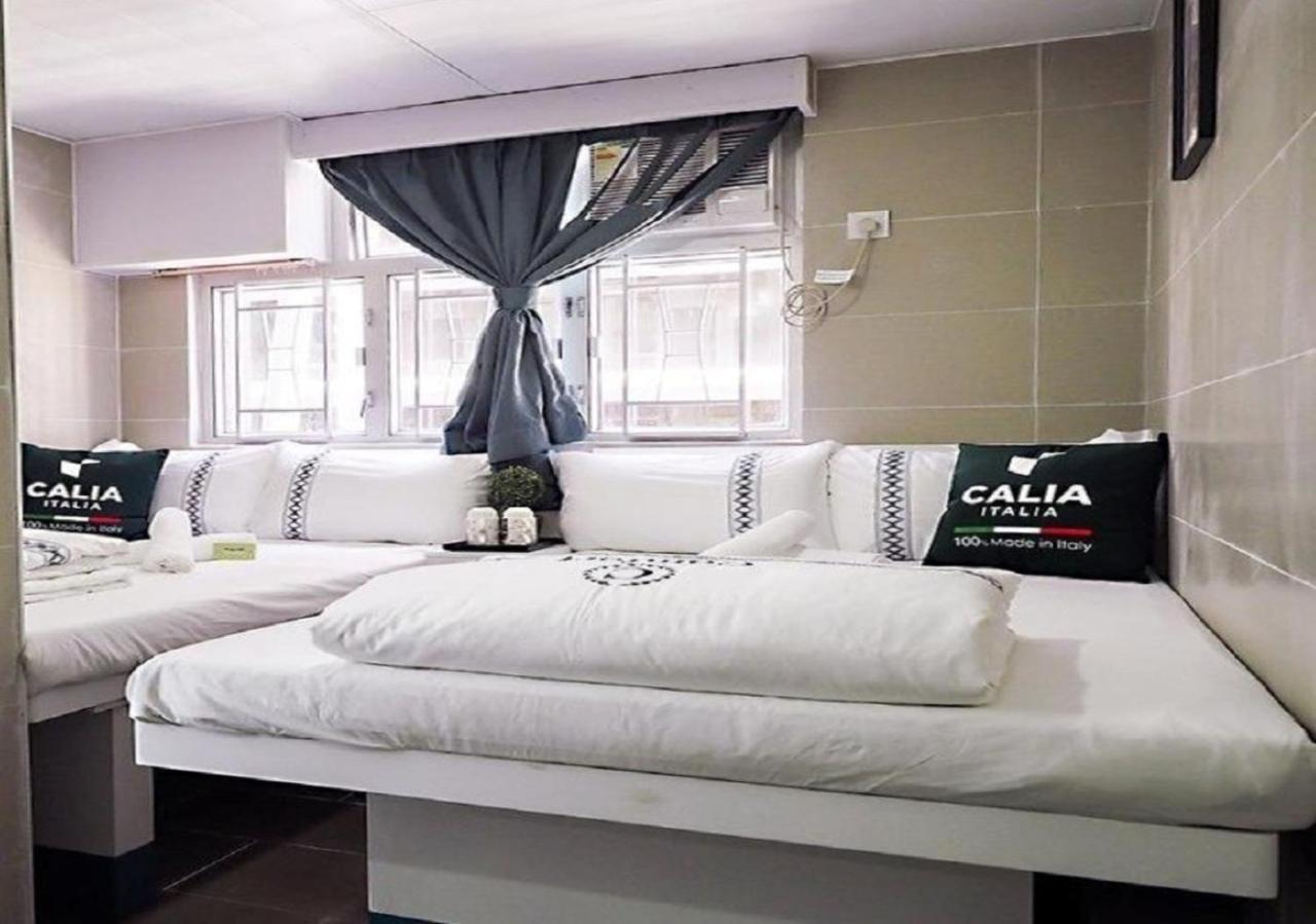 Australia Lounge *