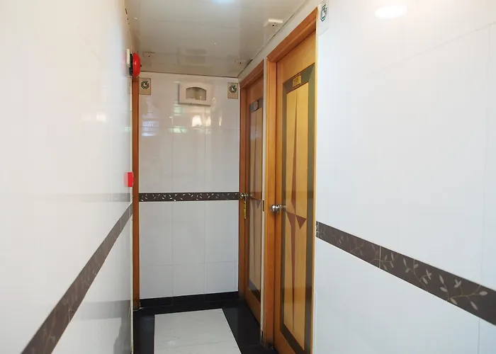 Kamal Deluxe Hotel - Toronto Motel Group