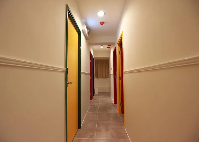 Colorz Hostel