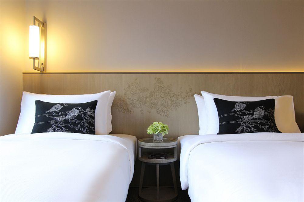 V Wanchai2 Hotel 4*
