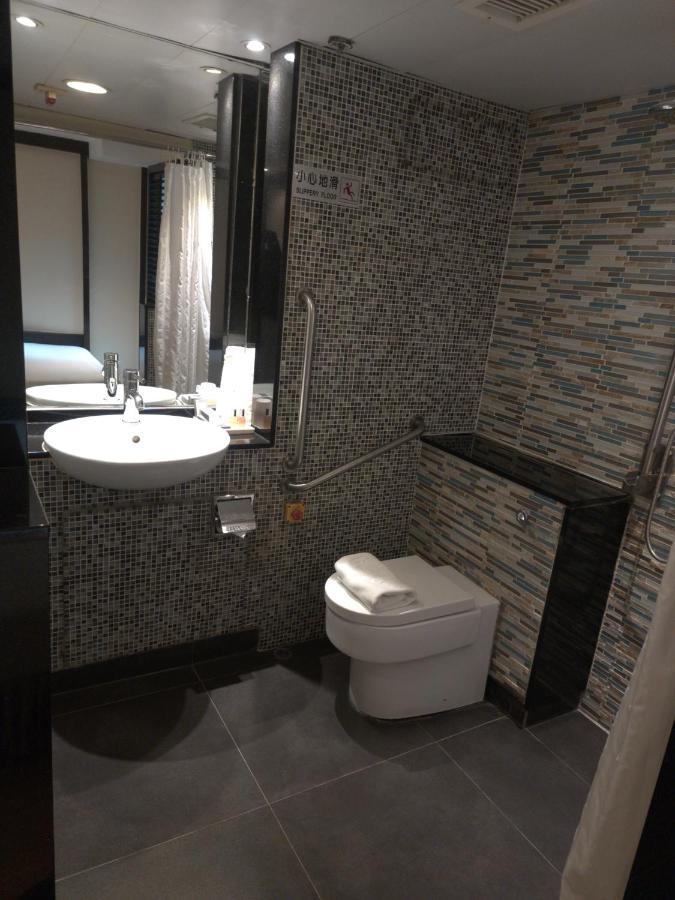 Mingle At The Eden Hotel 3*