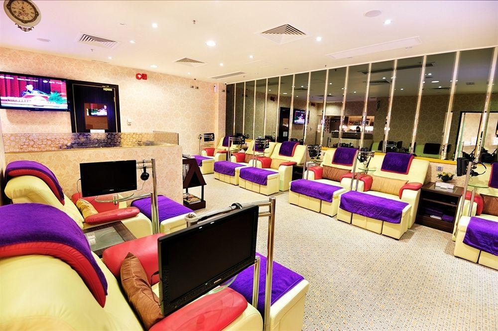 Harbour Plaza Metropolis 4*
