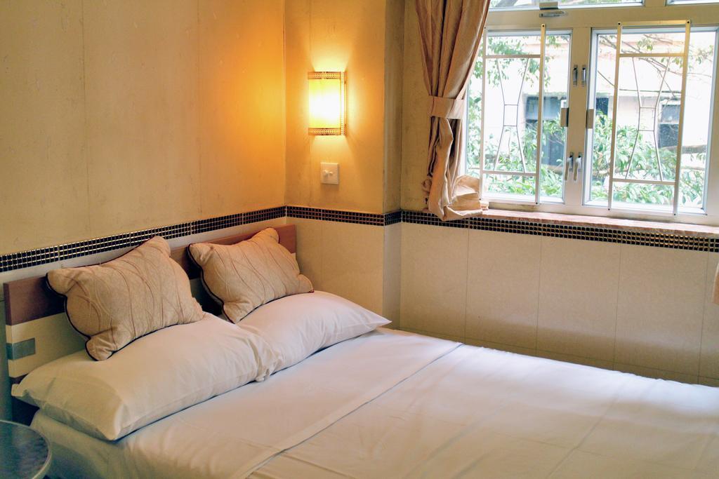 Rent-a-room Guest house *