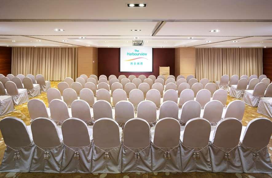 Hotel The Harbourview - Chinese Ymca Of 4*