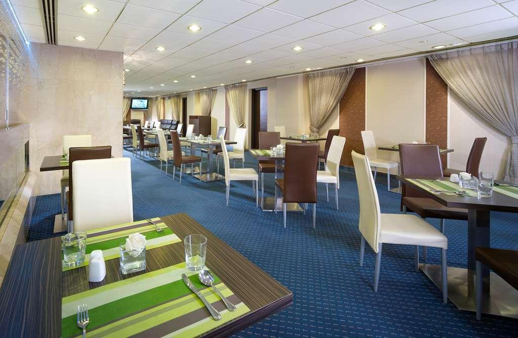 Hotel The Harbourview - Chinese Ymca Of 4*