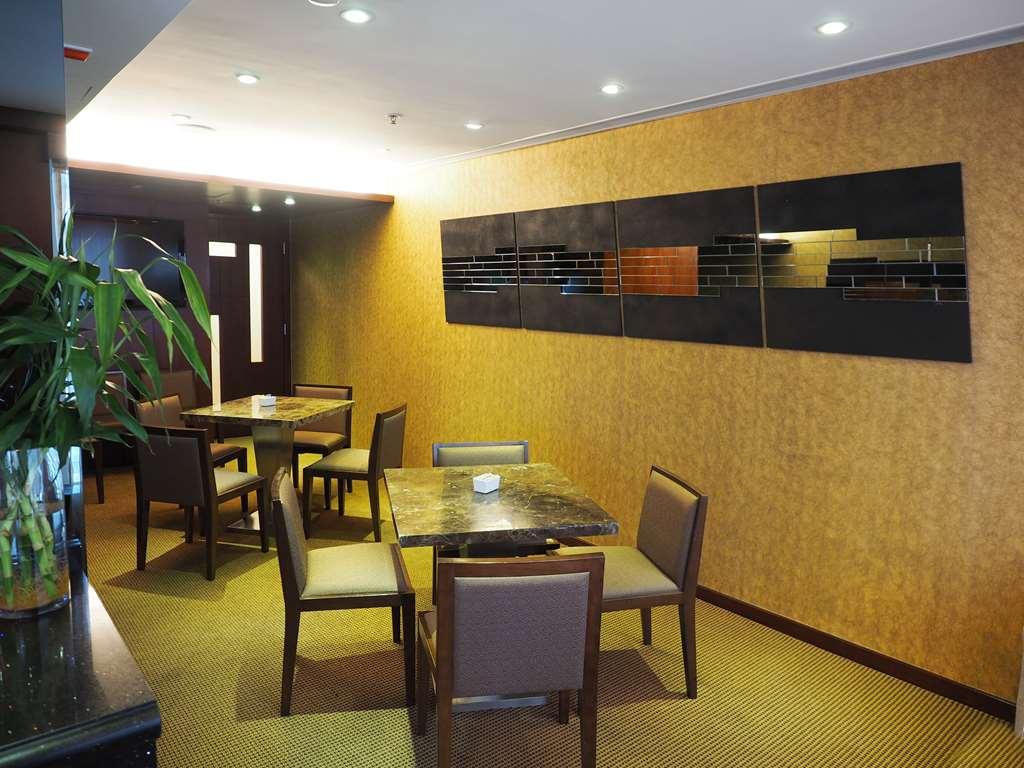 Harbour Plaza 8 Degrees Hotel 4*