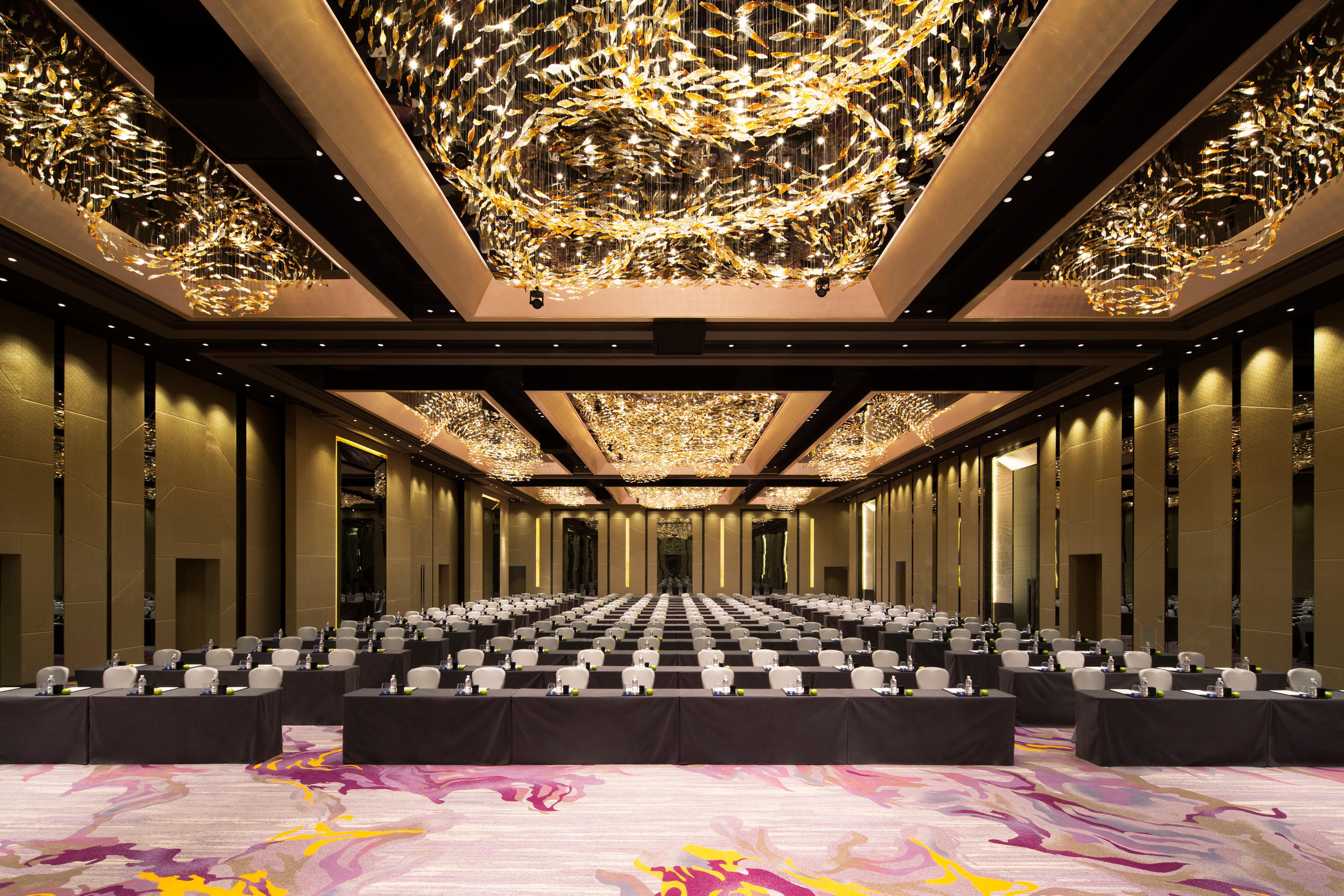 Crowne Plaza Kowloon East By Ihg 5*