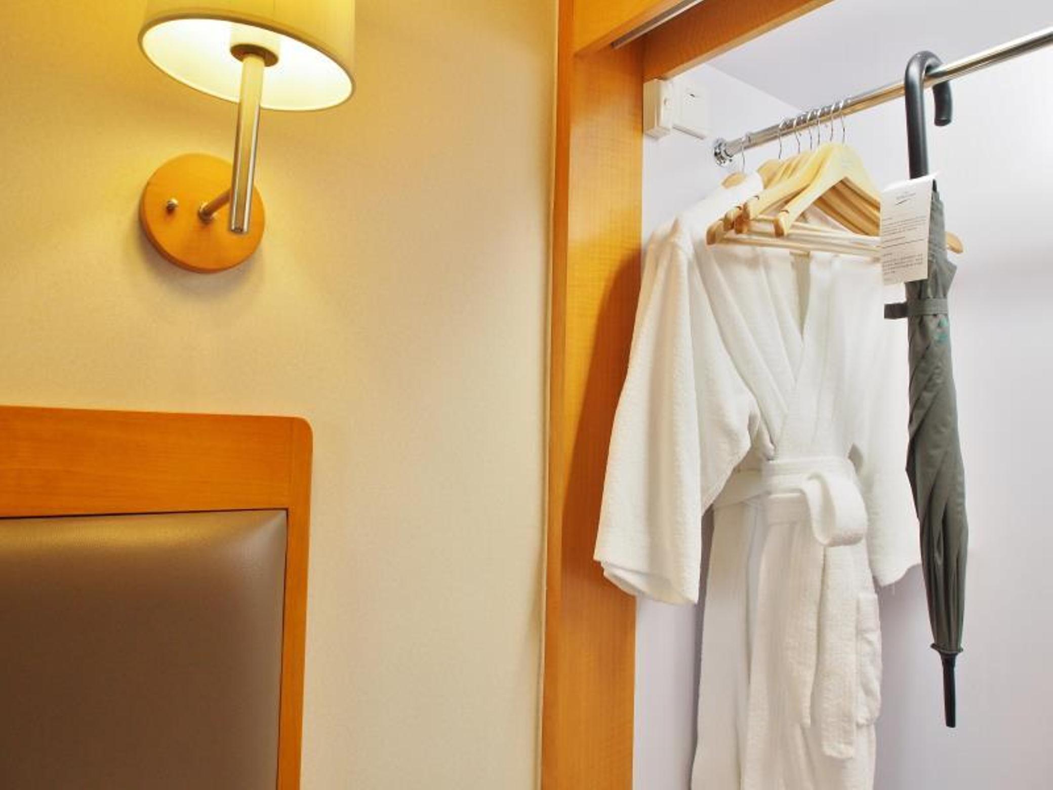 The Harbourview - Chinese Ymca Of Hotel 4*