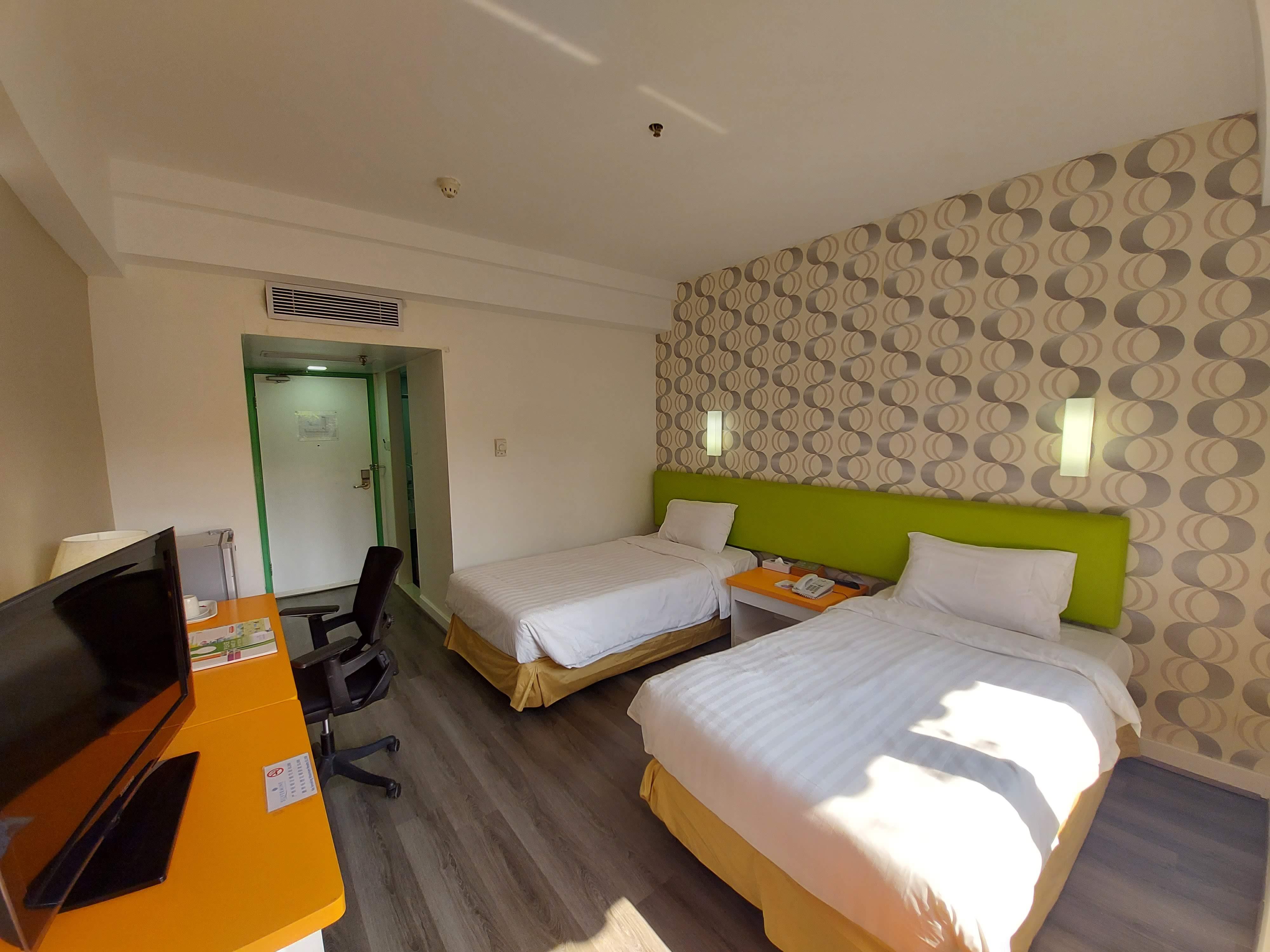 Silvermine Beach Resort Hongkong