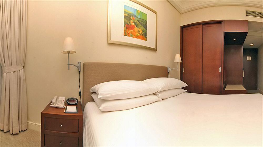 Harbour Plaza Metropolis 4*