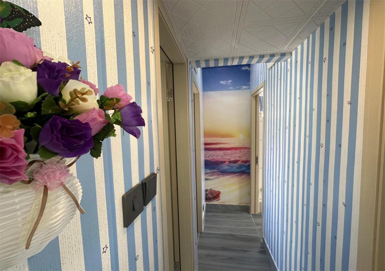Apartment 3br Romantic Apt, 2mins Mtr, 8pax Hong Kong