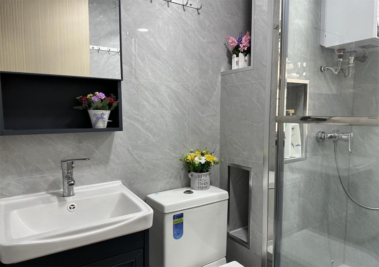 3br Romantic Apt, 2mins Mtr, 8pax * Hong Kong