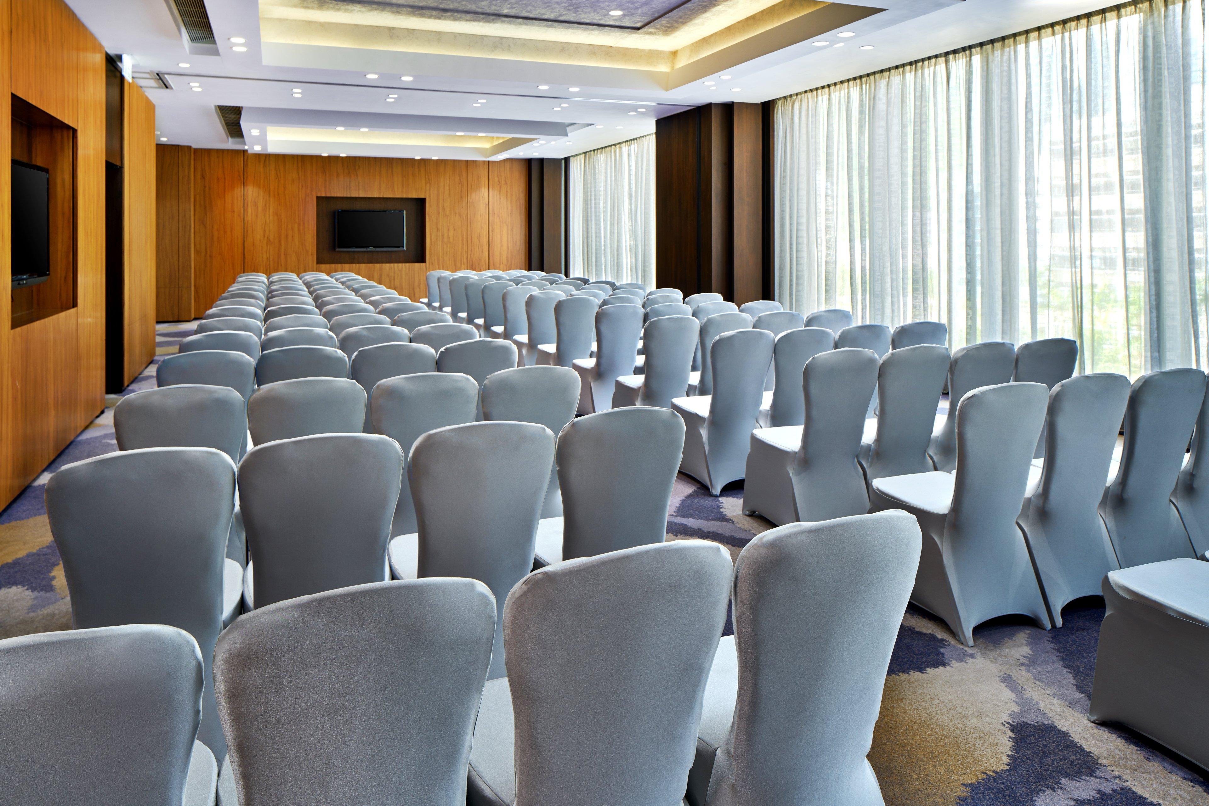 Crowne Plaza Kowloon East By Ihg Hotel