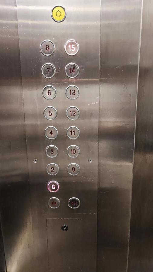 Tsim Sha Tsui Apartment *