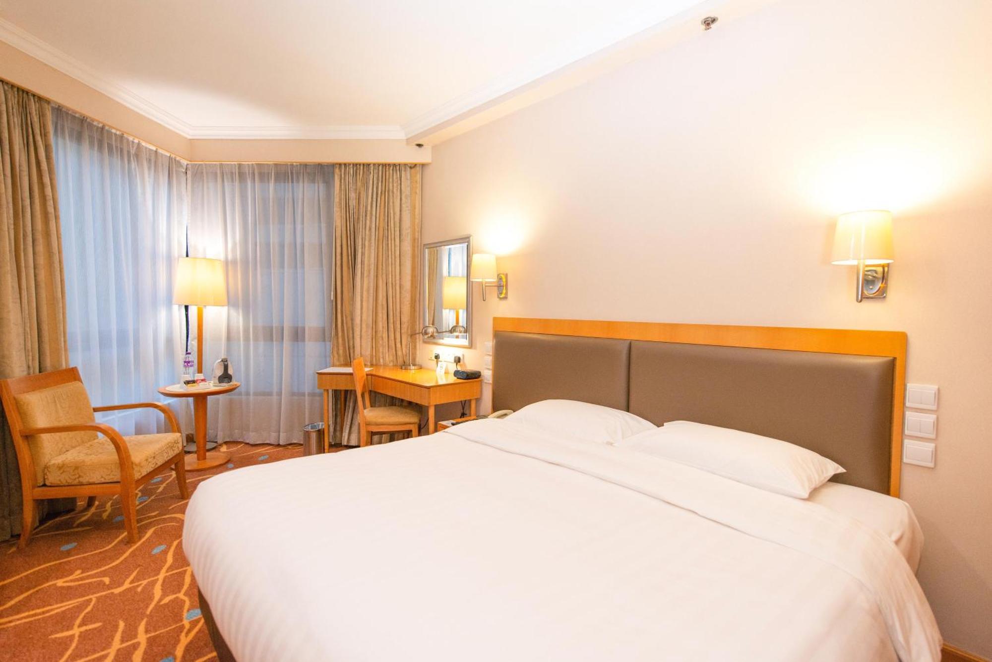 Hotel The Harbourview - Chinese Ymca Of 4*