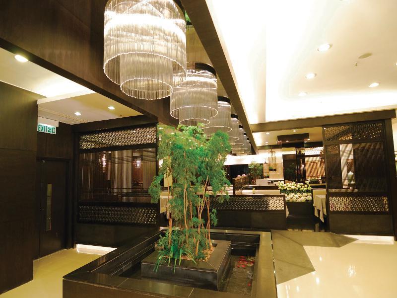 Hotel Harbour Plaza Metropolis 4*