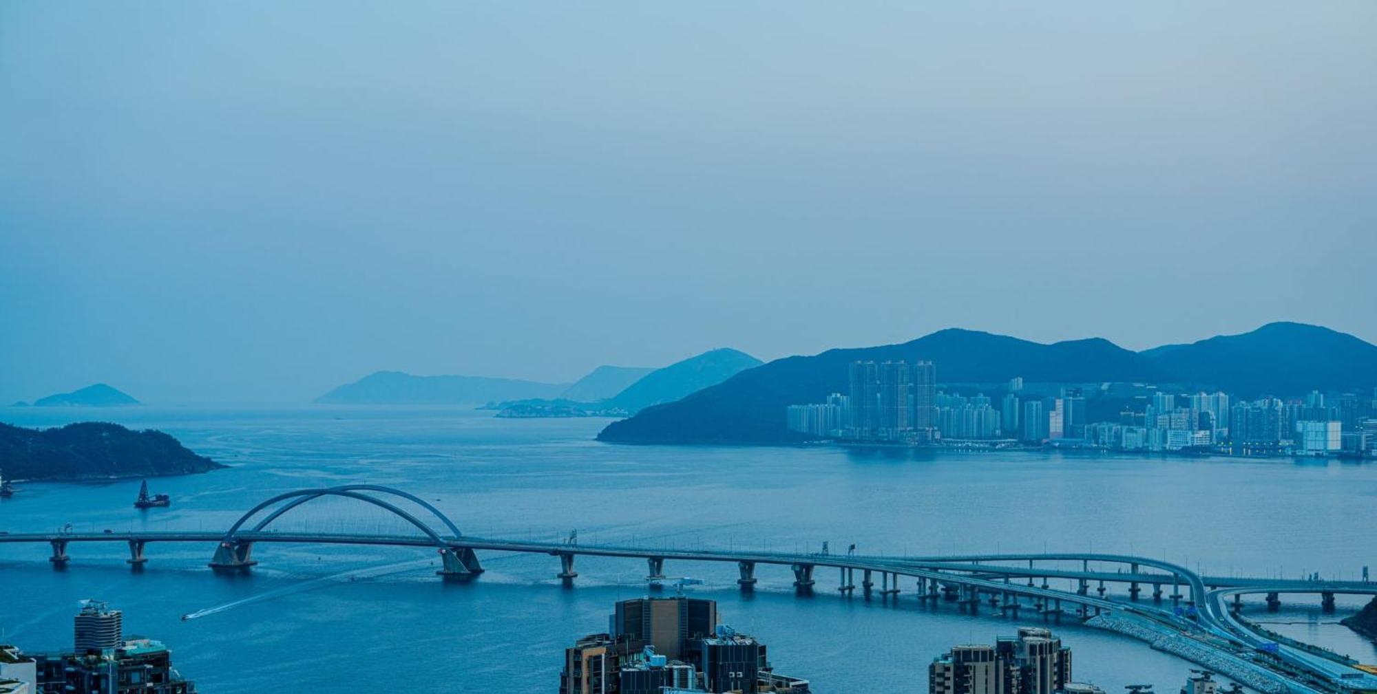 Crowne Plaza Kowloon East By Ihg Hotel
